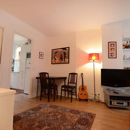 Notre Dame Cosy Apartment